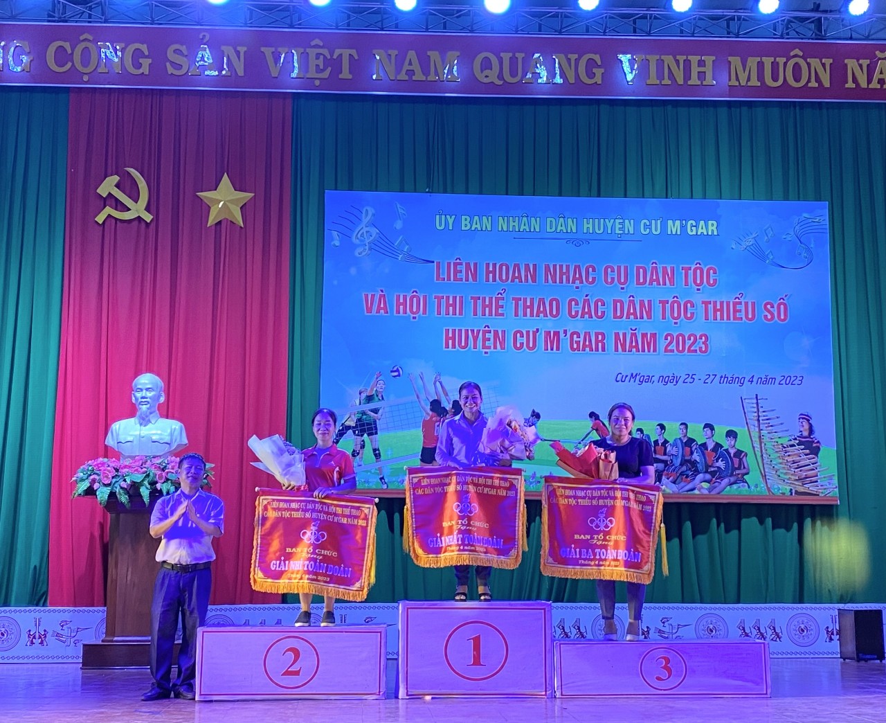 lien hoan nhac cu dan toc (3)